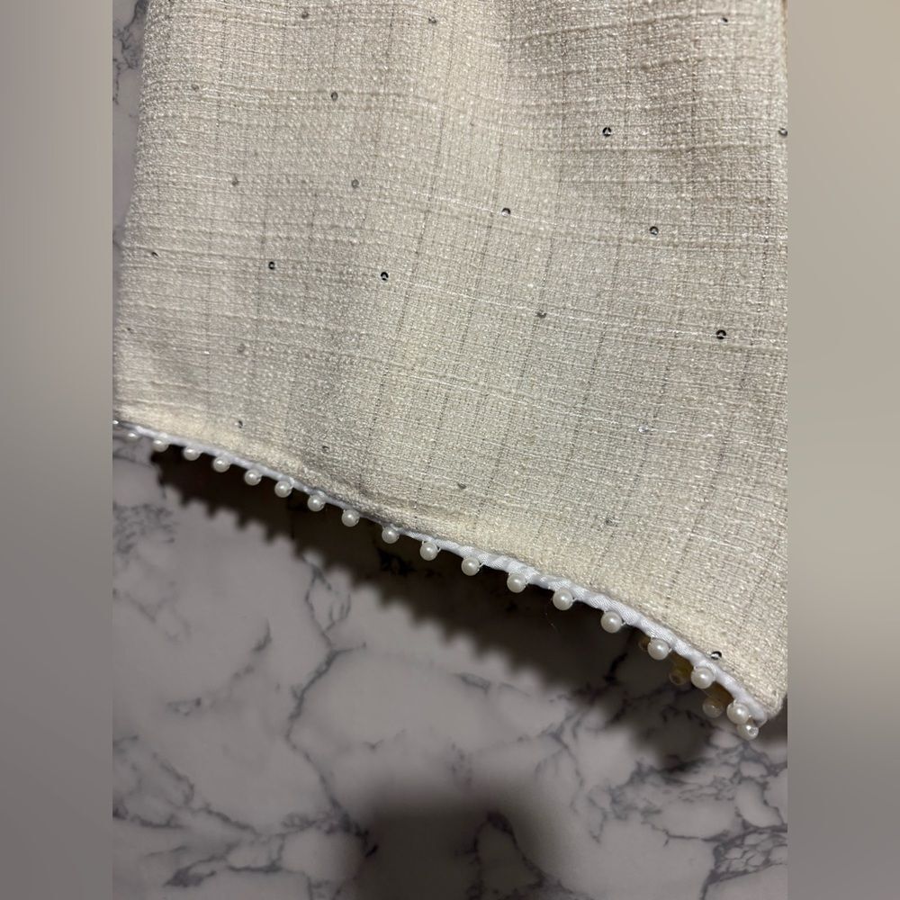 NEW Lush Pearl Hem Tweed Shorts Elegant Cream Women's Shorts Size M - Picture 6 of 10